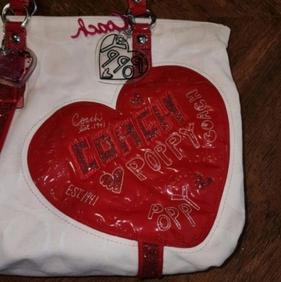 DEADSTOCK RARE COACH Poppy VALENTINES DAY HEART TOTE LIMITED EDITION - Picture 9 of 15
